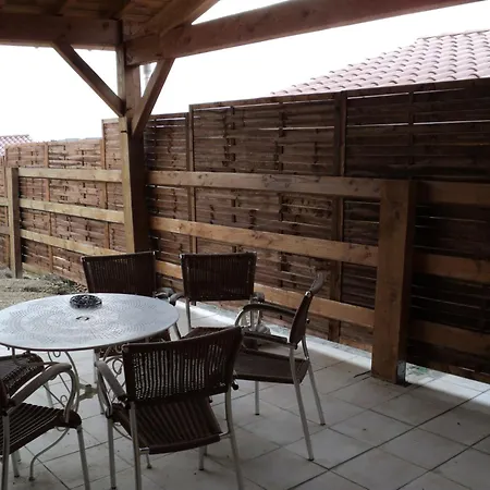 Le Du Clos Boise Holiday home Theziers